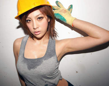 大陸工地波神　王雲　頭戴安全帽香汗淋漓的辣模