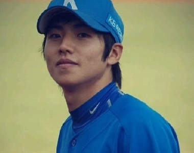 棒球型男《李岱衡》靦腆笑容迷死人啦～