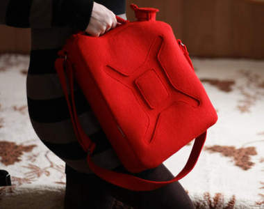 《3D立體包》揹個汽油桶出門嚕