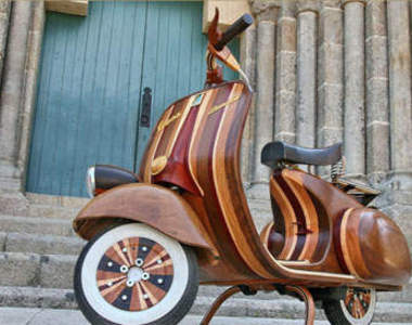 木頭打造《經典偉士牌機車》 這樣....居然也可以騎上路ww