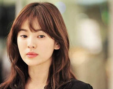 《2013最夯髮型》宋慧喬新戲招牌稀疏瀏海～