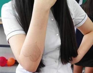 女高生《多毛女造型法》妳還是剃乾淨好了......