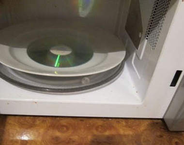 《微波CD》不要什麼東西都往微波爐丟唷....