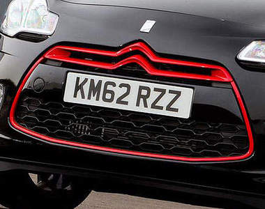 《雪鐵龍DS3 Red Editions》是誰幫車車擦了口紅呢？(誤)