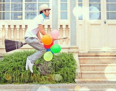 日本《飛天哈利波特》  我也要騎著掃帚環遊世界