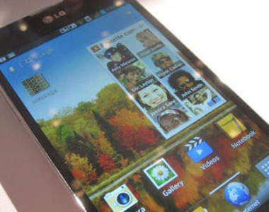 LG最新CES 2013宣傳片出爐 神秘5.5吋大隻佬旗艦機現真身!?