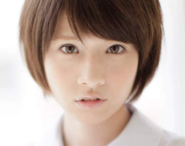 市場琴晴　純白透亮短髮俏麗的寫真美眉