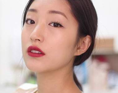 妝容系列《質感紅唇妝》其實紅唇也可以不妖豔~