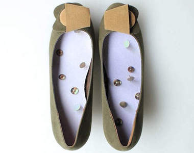 創意《圖片鞋墊》鞋子裡滿滿的圖釘會不會太嚇人...