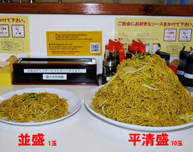 北海道B級美食《超大盤炒麵》怎麼還有點餓