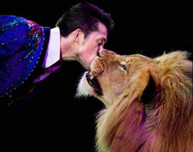 《獅子之吻》原來獅子還知道要閉眼睛喔>///<