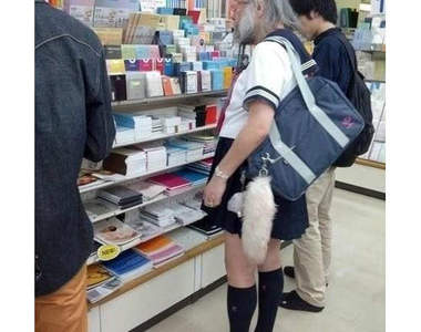 《水手服歐吉桑》難道這是阿北間的下一股流行？（誤）