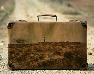 《記憶行李箱》打開裡面都是滿滿的回憶