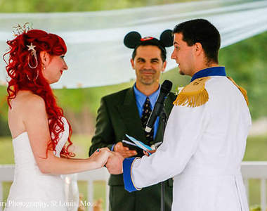 《小美人魚婚禮》要打扮成公主＆王子才可以參加