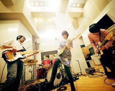 文字與歌聲串連起的獨特世界觀樂團 - ピロカルピン