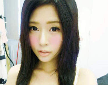 施娃娃　看一眼就能立正站好的辣模一枚