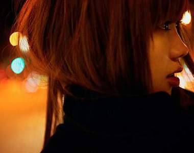 充滿神秘感的超新星歌姬 - Aimer