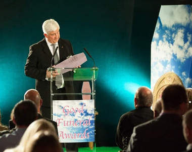 英國《棒棒葬禮獎》獎項怎麼都這麼特別......