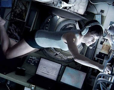 電影《地心引力》珊卓布拉克 超恐怖的太空無重力之旅