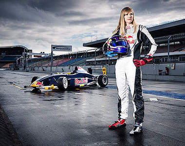 《Beitske Visser》紅牛簽下的18歲女賽車手~