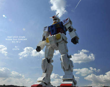 鋼彈立於大地!樂高達人用愛打造的鋼彈模型