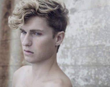 《男性之美》攝影集　男人流淚也很美T^T