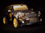 Roberto Cavalli改造《Mini Paceman》穿上飛遜新衣做公益~ Roberto Cavalli改造《Mini Paceman》穿上飛遜新衣做公益~