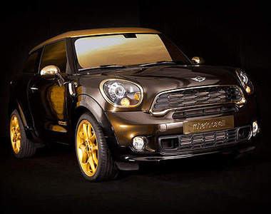 Roberto Cavalli改造《Mini Paceman》穿上飛遜新衣做公益～