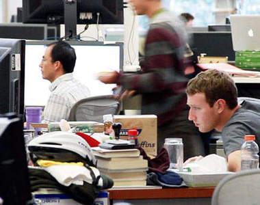 各大《名人辦公室》~他們桌上都會出現什麼呢？