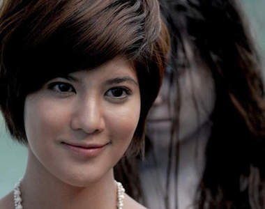 鬼魅情人2:鬼陰驚　我要兩張陰驚全票~另外再單點一根吉拿棒