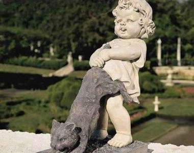 世界怪異雕像......當初刻完不覺得很奇怪嗎？