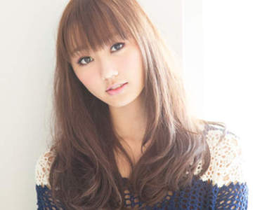 鈴木友菜的初寫真發行　有腹肌的模特兒好美好美