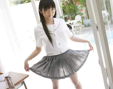 制服迷你裙排行 日本女子高中生裙子最短的地區