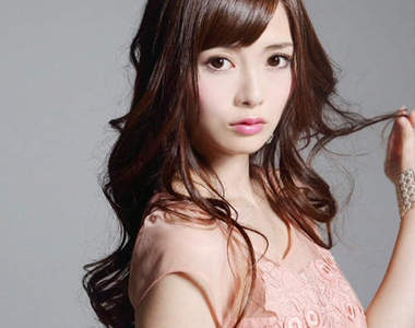 乃木坂46《白石麻衣》偶像團體轉模特兒再+1