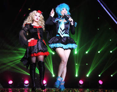 大陸歌手《劉忻》演唱會上大玩Cosplay?