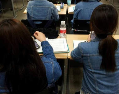 尷尬撞衫？怎麼偏偏剛好出現在同一個地方...XDD