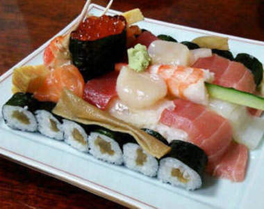 壯觀《戰車壽司》可以直接送入我嘴裡嗎(￣﹁￣)