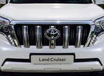 小改款《Toyota Land Cruiser》越野硬漢也要來拉個皮 小改款《Toyota Land Cruiser》越野硬漢也要來拉個皮