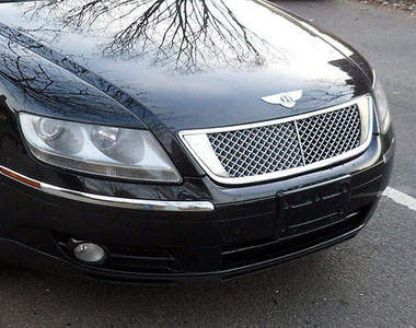 不甘低調《VW Phaeton》這回要攀親帶故扮賓利～