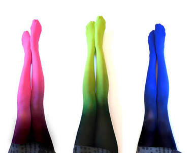 網路話題爆發中的《漸層絲襪》就×花柄短褲吧♥