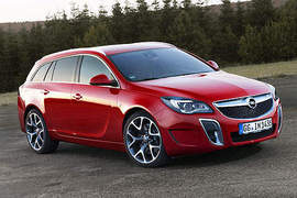 小改款《Opel Insignia OPC》變了臉看起來更不好惹~(閃) 小改款《Opel Insignia OPC》變了臉看起來更不好惹~(閃)