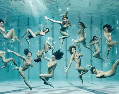 《裸泳鴛鴦大盜》太太裸泳 老公行竊 屋主哭哭