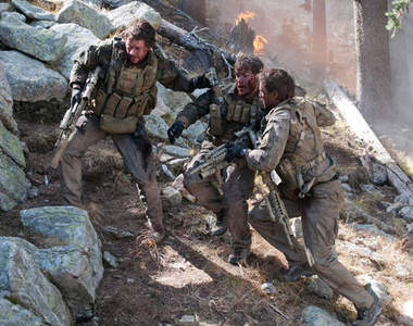 電影《紅翼行動》一場1打30的戰爭