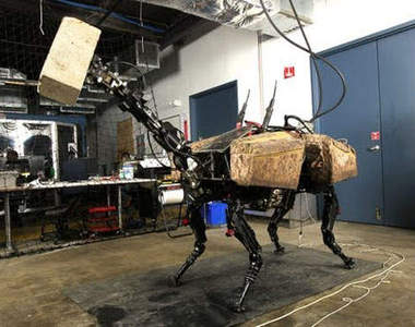 大型搬運機器「狗」　這回長出頭多了新功能了！？