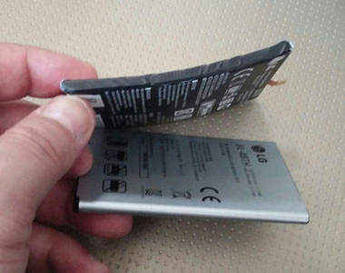 LG G Flex世上第一款手機內建「可彎曲鋰電池」現身