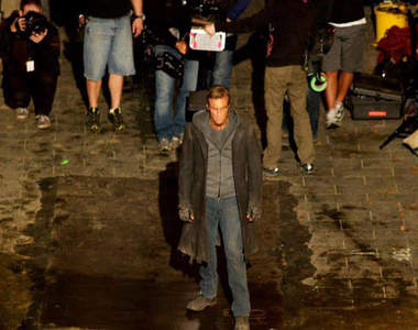 亞倫艾克哈特《科學怪人》扮醜還是帥？