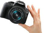 一手就能掌握!《Canon EOS 100D》最新首款超迷你單眼問世~ 一手就能掌握!《Canon EOS 100D》最新首款超迷你單眼問世~