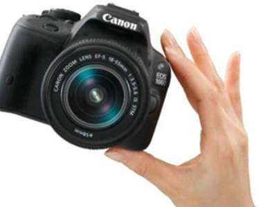 一手就能掌握！《Canon EOS 100D》最新首款超迷你單眼問世～