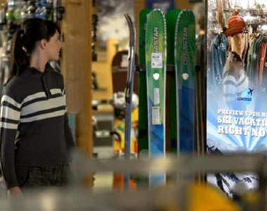 微軟《戶外Kinect體感應用》  未來購物血拼更賣力～（咦）