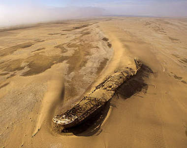 神秘禁地骷髏海岸　倒臥著一艘名為愛德華波倫的沉船